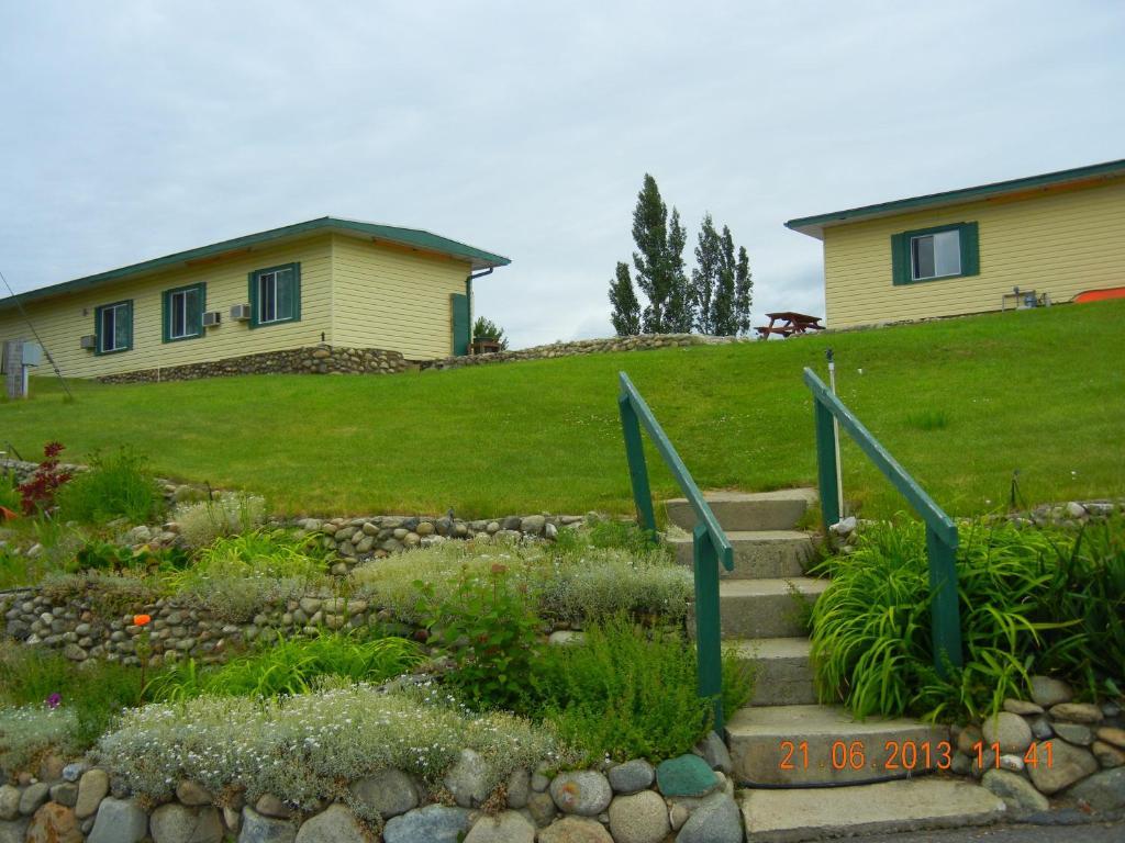 Pleasant View Motel Summerland Exterior photo